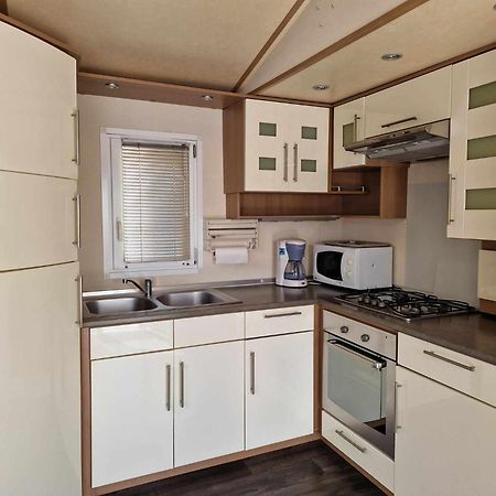 Camping Le Clos De Balleroy Exteriör bild
