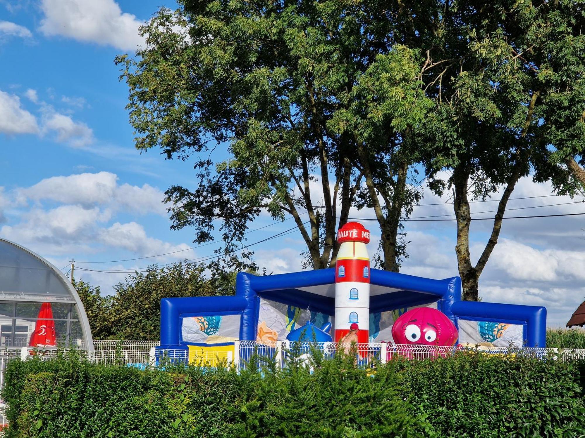 Camping Le Clos De Balleroy Exteriör bild