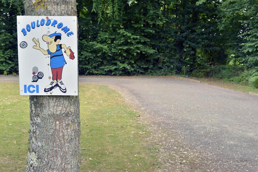 Camping Le Clos De Balleroy Exteriör bild